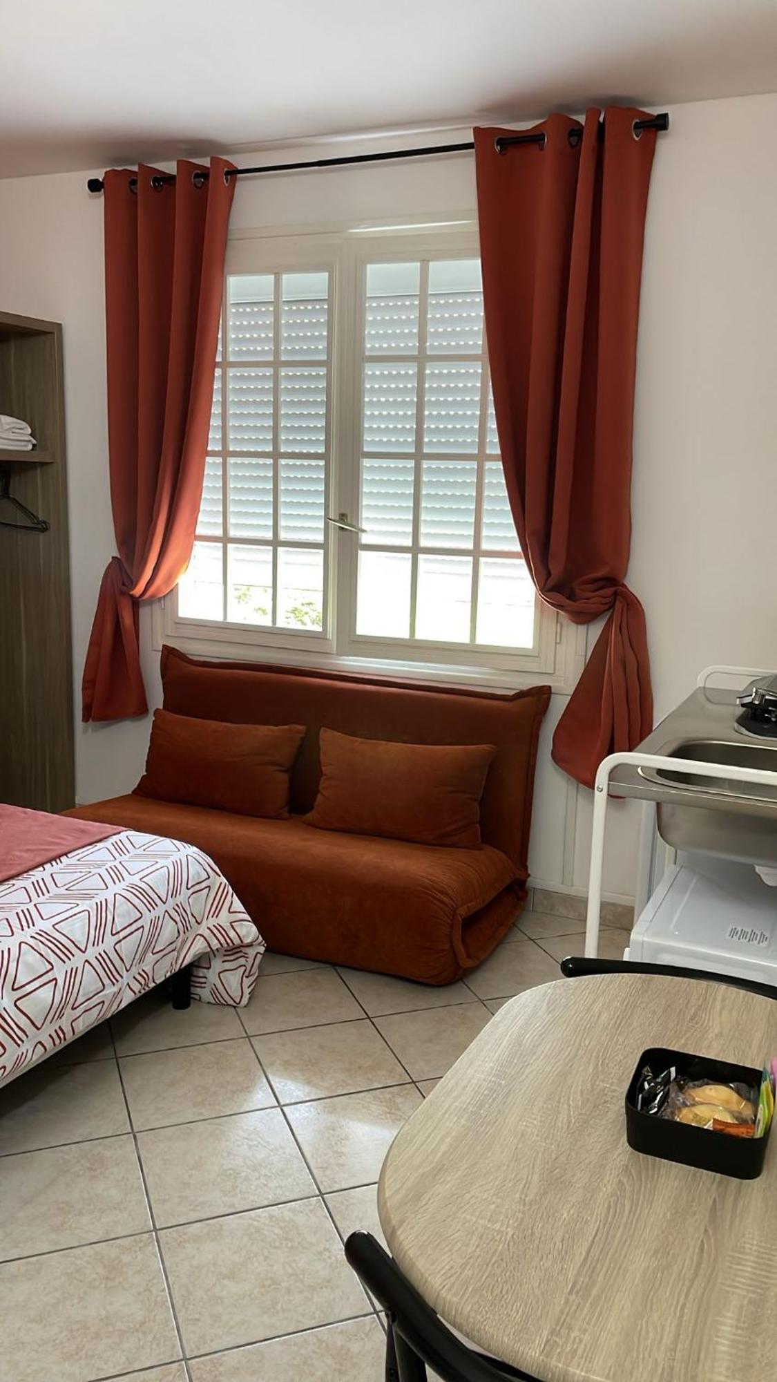 Appartement 4 , Disneyland - Parking Gratuit - Maison Des Platanes Meaux Exterior foto
